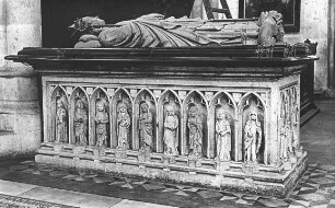 Köln, Dom, St. Peter und St. Maria, Grabmal Erzbischof Engelbert III. (von der Mark), von SO