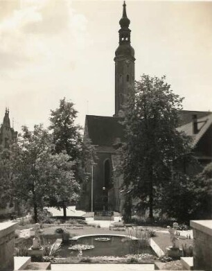 Zittau. Klosterkirche, Stadtmuseum mit "Grünem Born" und Gartenanlage