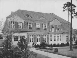 Landhaus Karl Zöllner, Berlin-Schmargendorf: Gartenseite