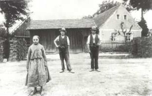 Alltagstracht aus Sabrodt : Kleidung - Hoyerswerdaer Tracht. Ort: Zabrod / Sabrodt. Alltagskleidung.