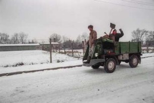 ABM-Maßnahme Schneeschieben, in Beendorf