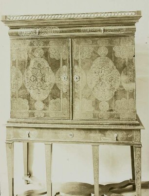 Kabinettschrank mit Intarsien : Kabinettschrank mit Intarsien, 17. Jh. Verwalter, Kunstgewerbemuseum Dresden