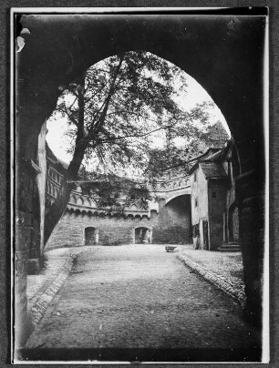 Im Marientorhof zu Naumburg