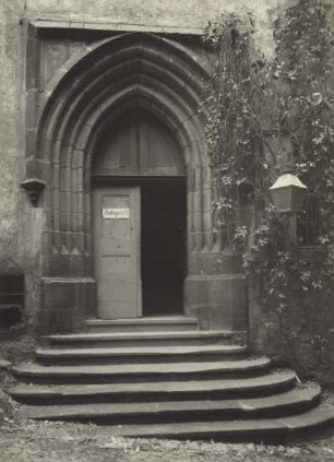 Schloss Rochlitz, Portal des Amtsgerichts im Schlosshof