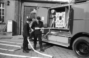 Inbetriebnahme eines neuen Tanklöschfahrzeugs mit Pulverlöscheinrichtung bei der Berufsfeuerwehr Karlsruhe.