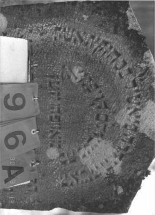 Grabstein 96 (Index: 100009439) Zustand: leicht eingesunken Maße HxBxT: 67x53x10 cm: Grabstein 96A