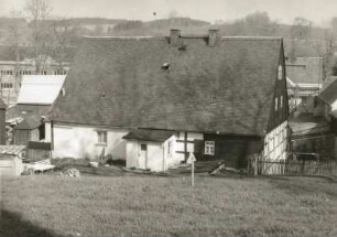 Cämmerswalde, Hauptstraße 45. Alte Schule (Wohnhaus). Rückansicht (Bergseite)