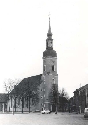 Kirche in Lübbenau : Bauwesen - Kirchen. Ort: Lubnjow / Lübbenau. Stadtkirche.