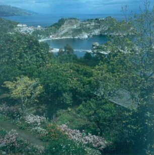 Sizilien. Blick von Taormina auf die Isola Bella