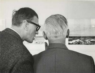 Gespräch beim Kunsthändler