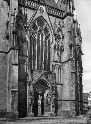 Bad Wimpfen-Wimpfen im Tal. Benediktinerkloster. Ehemalige Stiftskirche Sankt Peter im Tal (1030/1040 begonnen). Portal