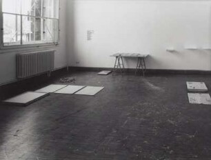 Raumaufnahme mit Arbeiten von G. Mans