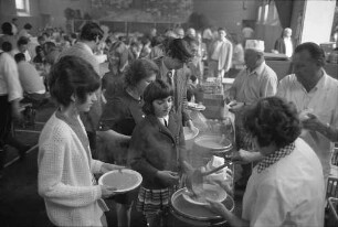 Traditionelles Manövertreffen der Karnevalsgesellschaft Blau-Weiß 1951 e.V. in der Weiherhalle