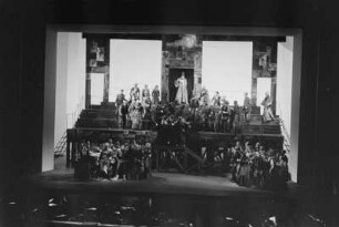 Szenenbilder aus "Sabellicus", Oper von Rainer Kunad mit eigenem Libretto nach einem Fauststoff. Deutsche Staatsoper Berlin, Generalprobe (?) 20.10.1974 (Uraufführung 21.12.1974)