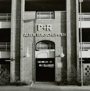 Ahrensburg, Parkhaus Alter Lokschuppen