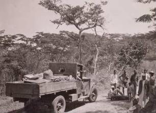 LKW mit Reifenpanne, Tanganyika Territory