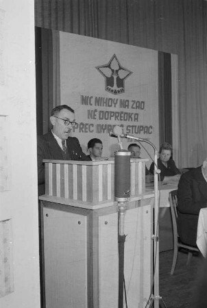 Delegiertenkonferenz der Domowina in Hoyerswerda : Župna delegatna konferenca Domowiny we Wojerecach : Hoyerswerda / Wojerecy