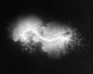 Funkenentladung mit Verästelungen : Technikgeschichte | Physik | Elektrizität | Hochspannung