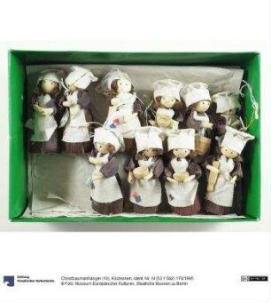 Christbaumanhänger (10), Köchinnen