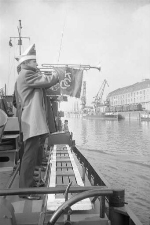 Auftritt des Karlsruher Carneval Club KCC im Karlsruher Rheinhafen.
