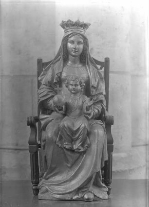 Thronende Madonna
