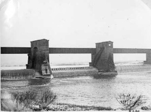 Vereisungen am Wehr Ladenburg