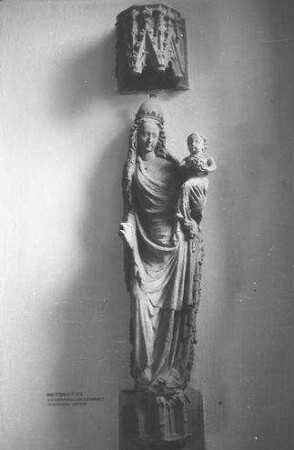 Nürnberg: Germanisches Nationalmuseum, Madonna, Stein