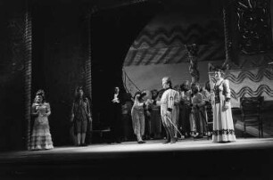 Szenenbilder aus der Oper "Der Barbier von Sevillia" an der Deutschen Oper in Berlin