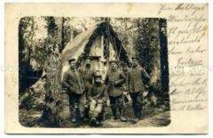 Soldaten vor Unterstand