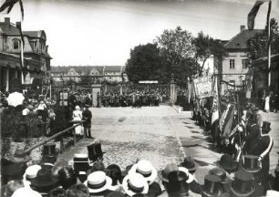 Bautzen. Infanterieregiment der Reichswehr vor der Garnisonswache in der Löbauer Straße
