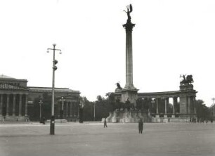 Budapest. Heldenplatz (Hősök tere). Blick zum Millennium-Denkmal (1896, G. Zala, A. Schickedanz)