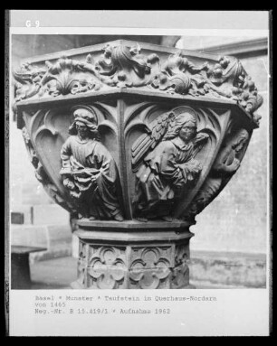 Taufstein-Relief: heiliger Martin