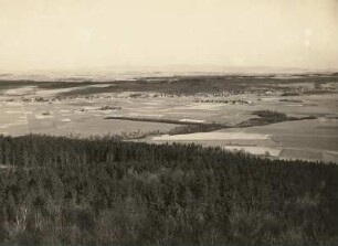 Oberlausitz. Blick vom Löbauer Berg gegen das Riesengebirge und das Isergebirge
