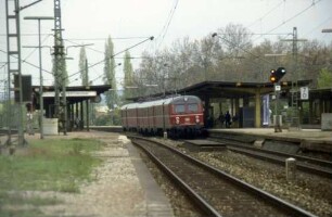 Untertürkheim Vorortgleis elTw 425 106 Ausfahrvorsignal