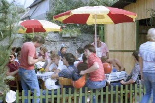Sasbach: Weinfest, Buden. Leute usw.