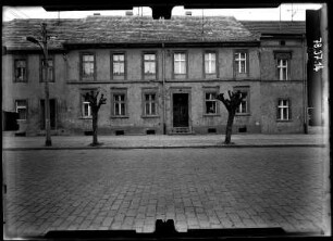 Neuruppin, Wilhelm-Pieck-Straße (Präsidentenstraße) 40. Wohnhaus. Straßenfront