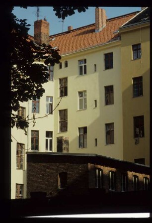 Diapositiv: Adalbertstr. 80, 1983