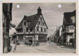 Rhens, Rathaus und Rathausplatz