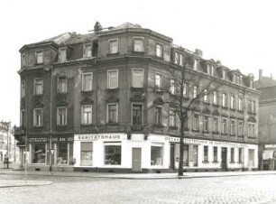 Dresden-Pieschen. Doppelwohnhaus mit Ladeneinbauten, Großenhainer Straße 127/Trachenberger Straße 20, um 1900. Eckansicht vom Trachenberger Platz