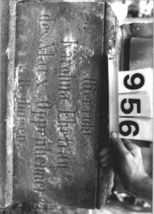 Grabstein 956 (Detailaufnahme 2)