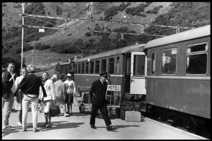 Flåm: Bahnhof, Zug zur Abfahrt