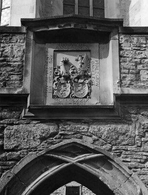 Wappenstein : Wappenstein (um 1486/1500). Meisenheim, Schlosskirche, Portal