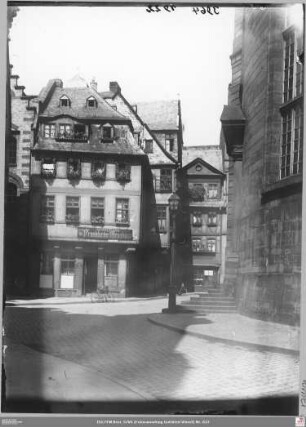 Paulsplatz 11 - 15 (angeschnitten), rechts westlicher Eingang Paulskirche