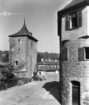 Schwäbisch Hall. Straßenbild mit Malefizturm (1101/1300)
