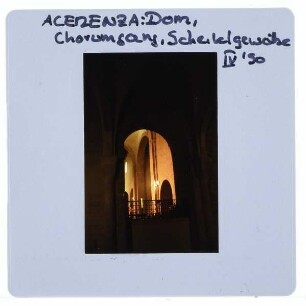 Acerenza, Kathedrale : Chorumgang