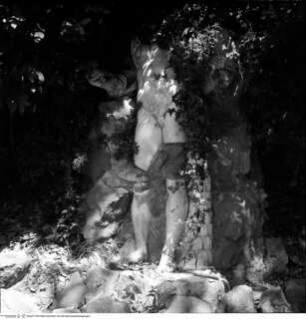 Männliche Statue