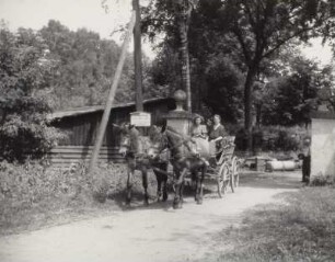 Radeberg, Hüttermühle, Toranlage mit Fuhrwerk