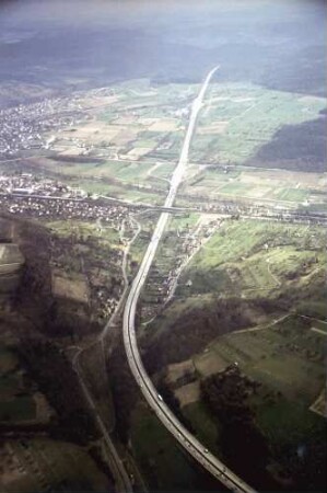Trassierung mit Blick in Richtung Stuttgart In Bildmitte AS Pforzheim-Ost