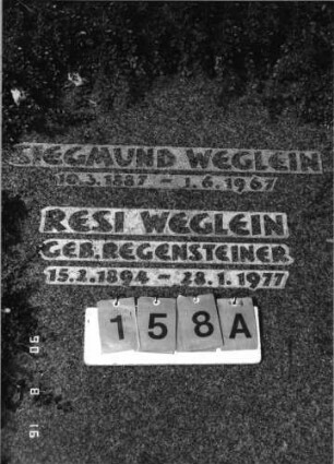 Grabstein 158 (Index: 99618471) Maße HxBxT: 141x86xo.A. cm Beschreibung: Grabplatte Besonderheit: Doppelgrab für Eheleute: Grabstein 158A