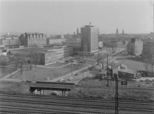 Dresden. Blick vom Kühlhaus in Friedrichstadt nach Südosten über die Gleisanlagen der Eisenbahn zur Ostraallee